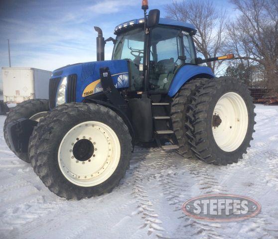 2011 New Holland T8040
